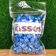 Berikutan masih ramai orang awam yang bertanyakan tentang status halal produk coklat cadbury, jabatan kemajuan islam malaysia (jakim) telah mengeluarkan kenyataan umum mengenainya semalam. Beli Hershey S Kisses Repack 500 Gram Coklat Hershey Berkualitas Promo Halal Seetracker Indonesia