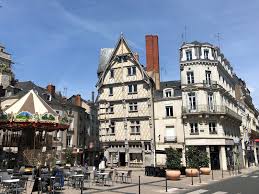 Encuentra consejos para organizar tu viaje a angers, descubre los principales atractivos turisticos y datos de interés en la guia de viajesangers con easyviajar. Angers Francia