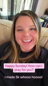 Lacy Henson's Instagram, Twitter & Facebook