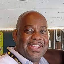 Andrew Geer's Instagram, Twitter & Facebook