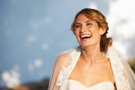 Maybe you would like to learn more about one of these? Brautkleid Und Brautfrisur Welcher Ausschnitt Passt Wozu Hochzeit Com