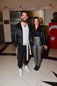 İşte aslıhan doğan'ın ortamı bana uymadı dediği arda turan'ın i̇spanya'daki evinden bazı kareler. Arda Turan Ve Aslihan Dogan Ikinci Bebeklerinin Adini Acikladi