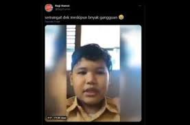 Cara membuat video animasi dengan cepat. Diganggu Suara Ayam Saat Bikin Tugas Sekolah Reaksi Bocah Ini Bikin Ngakak Hitekno Com