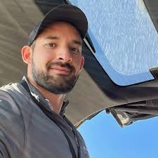 Women in the 35's, 40's and 50's out here looking really f**king GORGEOUS.  🥰🥵😍 Stop playing with them!! Drop the pic just to let them know I'm not  lying!