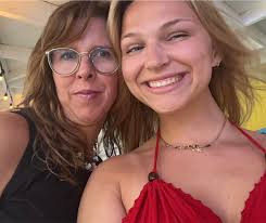 Looking for a GIRL roommate in Ankeny at Tradition Apartments in August! **  It is a 2 bed 2 bath apartment with laundry in unit. I'm also