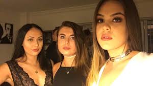 Tilly (@_tillysharman)