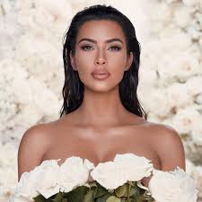 Calling All Fans And Brides To Be Back In February When Co Hosting A Masterclass With Her Makeu Kardashian Wedding Kim Kardashian Wedding Kardashian Makeup