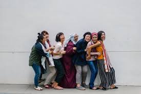 Ini puput bareng temen kelas puput xii ips 2 di mading sekolaa,,gak ada kerjaan. Tidak Selalu Buang Waktu Ini 5 Manfaat Nongkrong Bareng Teman