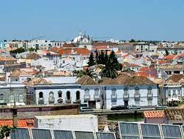 Tavira — tavira, 1) cindade im portugiesischen königreich algarve, unweit der mündung des rio sequa mit brücke; Portugal Sehenswurdigkeiten Tavira Portu Ch