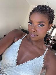 Dianna Moss's Instagram, Twitter & Facebook