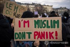 참고로, 오스트리아에선 목도리나 스카프로 얼굴을 다 가리지 않도록 해야 한다. ìŠ¤ìœ„ìŠ¤ì„œë„ ê³µê³µìž¥ì†Œ ë¶€ë¥´ì¹´ ë‹ˆìº… ì°©ìš© ê¸ˆì§€ëœë‹¤ ì¢…í•© ì—°í•©ë‰´ìŠ¤