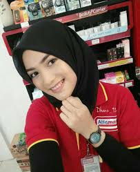 Vitamin mata minus sangat perlu diberikan kepada penderita minus terlebih jumlah minus yang masih sedikit. Foto Editan Artis Jadi Kasir Minimarket