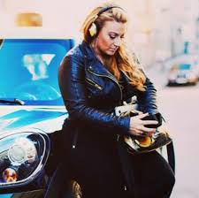 Sarah dawn finer (born 14 september 1981) is a swedish singer, songwriter and actress. Superstjarnan Sarah Dawn Finer Videos Facebook