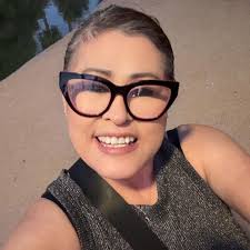 What is the best place to have a mixed drink with live music in Albuquerque?