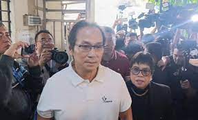 SunStar - Prominent Filipino businessman and gaming tycoon Charlie "Atong"  Ang, along with his lawyer Lorna Kapunan, arrived at the Mandaluyong City  Prosecutor's Office on Thursday morning, July 3, 2025, for the