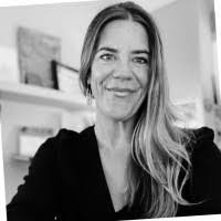 Elena Scott's Instagram, Twitter & Facebook