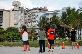 The condominium building in surfside, florida, about 15 miles (24 km) north of miami, had more than 130 units, according to nbc miami. Febebx4yqtp8km