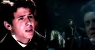 Michael Ball Vs Nick Jonas Empty Chairs At Empty Tables This Is Actually Hilarious Nick Jonas Michael Jonas