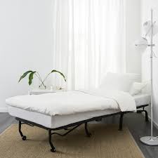 Se il tuo soggiorno è elegante, luminoso e ordinato, potresti optare per un oggetto dal design pulito e sofisticato, facilmente abbinabile anche a uno stile eterogeneo. Lycksele Lovas Poltrona Letto Ebbarp Nero Bianco Ikea It