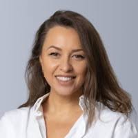 600+ profiluri „Miclaus”