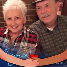 A sinkhole captured a vehicle in Gulfport Wednesday afternoon, and  residents are worried about their safety. “There was a van whose right side  had fallen into the hole,” said Jacque Salsman, who