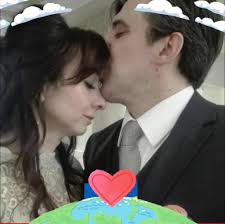 Scuola Grande di San Marco, ingresso dell'Ospedale Civile di Venezia:  installazione della Biennale, probabilmente. Ma possibile anche in questo  luogo e soprattutto con i cavi d'acciaio che sembrano ancorati alle travi  antiche