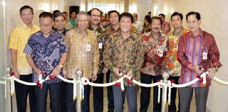 Bca finance akan mengembalikan sisa dana klaim yang diterima dari maskapai asuransi ke konsumen, setelah diperhitungkan dengan seluruh kewajiban konsumen di bca finance. Bcainsurance