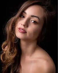 Amber Ladue's Instagram, Twitter & Facebook