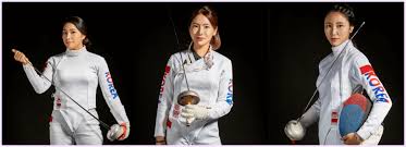 2020 도쿄올림픽 여자 펜싱 메달권으로 기대를 받던 최인정(계룡시청)과 강영미(광주광역시 서구청)가 첫 판인 32강전에서 패배하며 허무하게 무너졌다. Z9y1cytegyd0nm