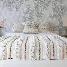 handira l etoffe nuptiale du maroc couverture de mariage marocaine handira deco marocaine