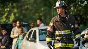 In a two show crossover event with chicago p.d., a series of teen opioid overdoses sees severide partner with sean roman, but begins to suspect there's more . Chicago Fire Star Taylor Kinney Das Gefuhl Zu Bewahren War Ein Kraftakt