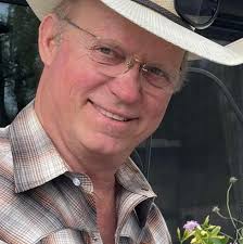 🚛A lowboy trailer carrying an oversized #Caterpillar crawler excavator  takes a turn... and its rear frame damages part of the sidewalk . . .  #AGAParts #AGATruckParts #caterpillarparts #machineryparts  #crawlerexcavators #catexcavators #truckparts #trucks #