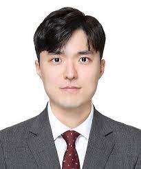 그 중심에는 코트 위의 사령탑, 성균관대학교의 포인트가드를 맡고 있는 양준우 선수가 있었다. ì–'ì¤€ìš° ì •ì¹˜ì¸ ë‚˜ë¬´ìœ„í‚¤