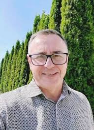 I am 62 years old today is my birthday no one with me I need wife to wish  me every year 😍