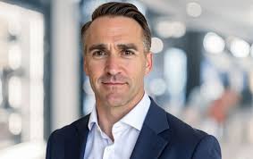 Osaic Loses RIA Exec to Hightower, $750-Mln-Asset Team to LPL