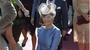 Serán bodas de caspa, bodas de basura, bodas de mugre. Maria Jose Suarez Triunfa En La Boda De Cayetano Y Eva