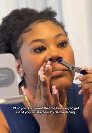 Dermaplaning Aloe Vera Black Girl