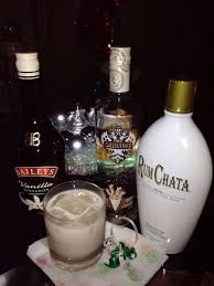 Rum Chata Vanilla Cinnamon Baileys And Cinnamon Sugar Vodka Not Going To Lie Tastes Like Heaven The Vodka Recipes Vanilla Vodka Baileys Vanilla Cinnamon