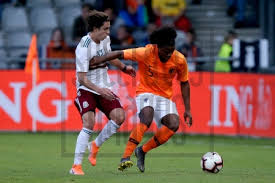 Meanwhile, the aguirre injury contingency at left back — having jorge sanchez switch flanks and handing vladimir lorona right back duties — worked out fine for the second game in a row, in case aguirre is still out. Soccrates Images Sebastian Cordova