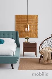 Des Lits Styles Et Des Matelas Ultra Confortables Tout Pour Une Chambre A Coucher De Reve Trouvez Le Lit En 2020 Idees De Lit Chambre A Coucher Mobilier Scandinave