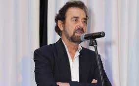 Ο γιώργος χουλιάρας είχε εργαστεί σε τηλεοπτικά κανάλια της ελλάδος, ενώ είχε αναλάβει τα ηνία του προγράμματος στο mega κύπρου, όπου εργάστηκε για περίπου 10 χρόνια. Bg 1gdimm0czlm