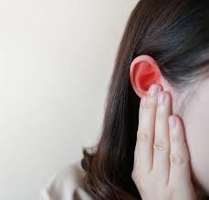Plotzlich Pfeifen Im Ohr Ursachen Behandlung Und Selbsthilfe Tipps