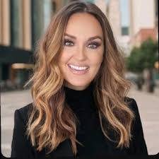 Heidi Meade's Instagram, Twitter & Facebook