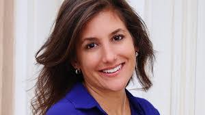 Amanda Kratzer's Instagram, Twitter & Facebook