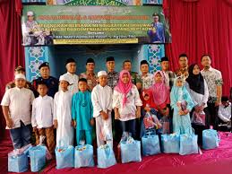 100.000,00 dan bingkisan senilai rp. Wakil Walikota Memberikan Santunan Anak Yatim Berita Foto Kota Administrasi Jakarta Barat