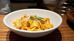 Prima di tutto pulite i carciofi eliminando le parti esterne più dure, fino ad ottenere dei cuori di carciofi teneri. Pasta Ai Carciofi Come Preparare Una Piccola Grande Ricetta Vegetariana Wine Dharma