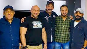 يتناول مسلسل الاختيار 2 بطولات الشرطة المصرية في تصديها للعمليات الإرهابية والتي تتضمن قصة الشهيد البطل الضابط محمد المبروك الذي استشهد على يد العناصر التكفيرية عام 2013 أثناء مروره بسيارته بشارع نجاتي مدينة نصر. Ø®Ø¨Ø± Ø§Ø¨ÙŠØ¶ Ø¨ÙŠØªØ± Ù…ÙŠÙ…ÙŠ ÙŠÙ†Ø´Ø± ØµÙˆØ±Ø© Ù…Ø¹ Ø£Ø¨Ø·Ø§Ù„ Ù…Ø³Ù„Ø³Ù„ Ø§Ù„Ø§Ø®ØªÙŠØ§Ø± 2 Ù…Ù†ØªØ®Ø¨ Ø§Ù„Ø¹Ø§Ù„Ù… ÙÙŠ Ø±Ù…Ø¶Ø§Ù† 2021