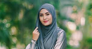 Your current browser isn't compatible with soundcloud. Biodata Wany Hasrita Penyanyi Lagu Menahan Rindu Iluminasi