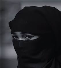 Le port du voile intégral ou niqab en france, très marginaux, sont l'expression d'un islam que l'on il faut rajouter que la burqa n'est pas seulement un vêtement mais est un élément d'une hygiène de vie. Comment Is Wearing The Niqab An Act Of Worship Or A Matter Of Customs Musa Furber