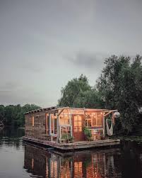 A Floating Photographic Lab By Claudius Schulze And Maciej Markowicz Houseboat Living Floating Architecture House Boat